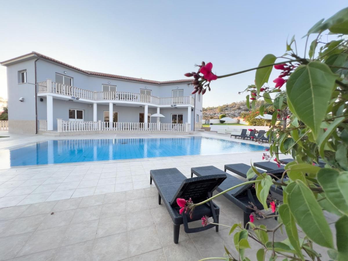 Grand Villa Lynn Seaview Айя-Напа Экстерьер фото
